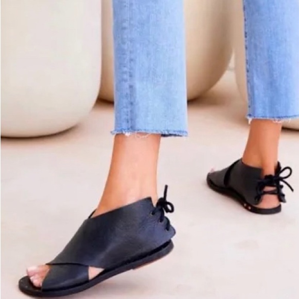 Beek Sandals
